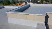 pri plochých strechách je potrebné hydroizolácii venovať zvýšenú pozornosť